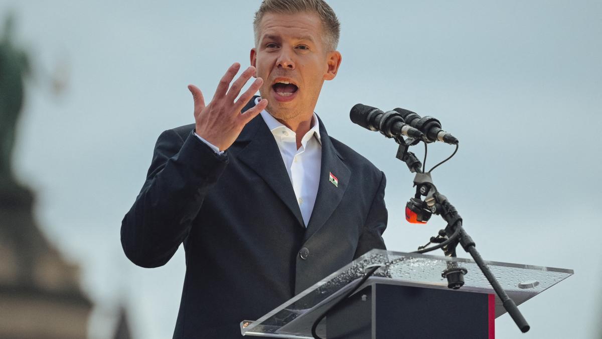 Simion, dansând pe morminte, trădează pe-ai noștri? Magyar dezvăluie complotul lui Orban