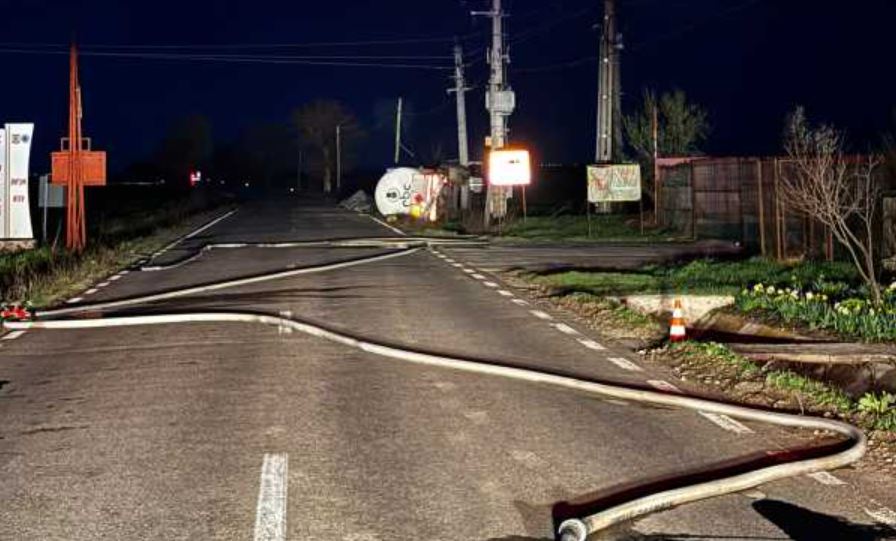 Cisternă cu gpl răsturnată în prahova: 70 de oameni, evacuați de urgență