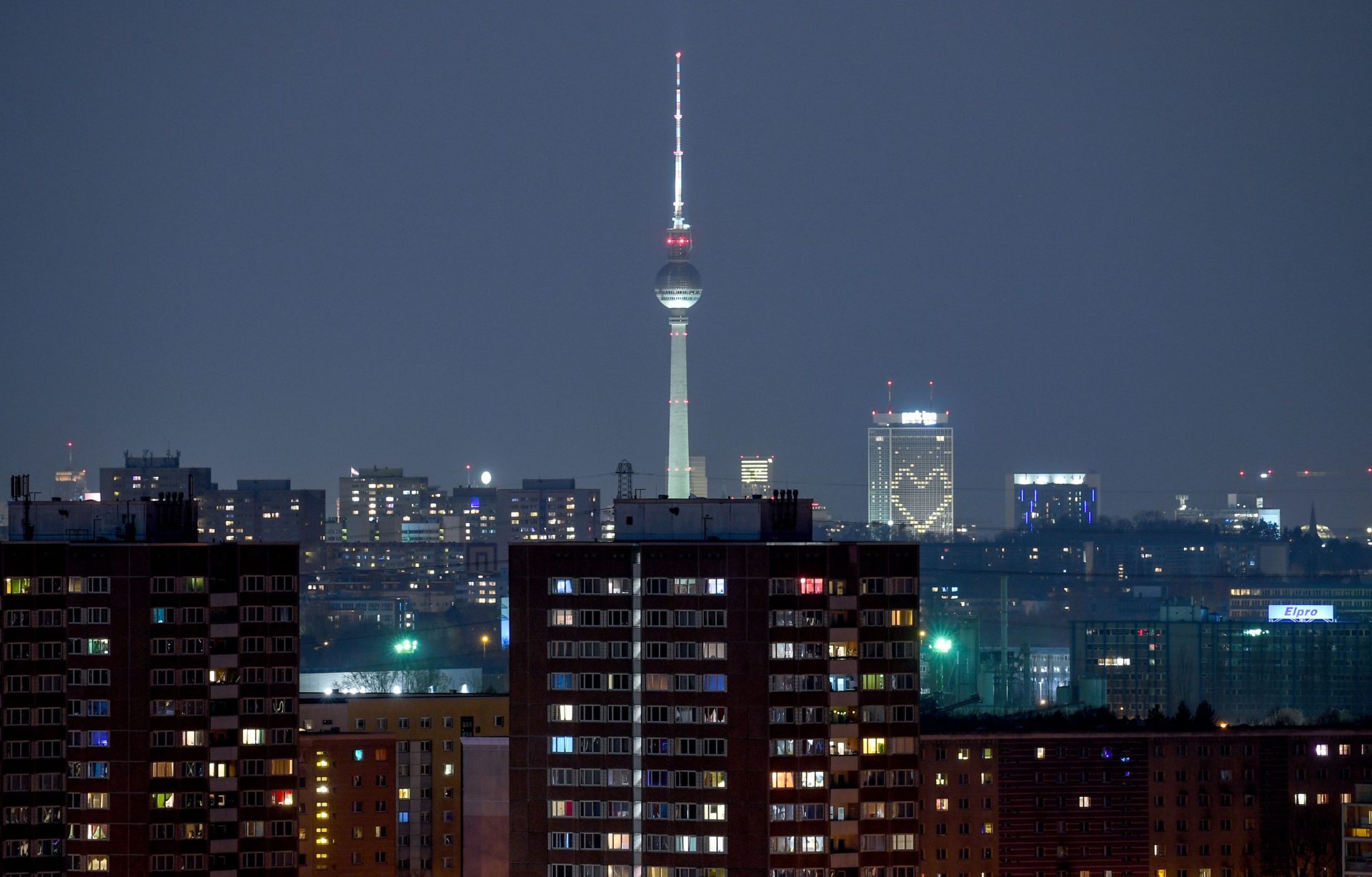 Berlin în clocot: Restricțiile auto stârnesc furie. Germanii, dependenți de mașini, se tem de dezastru