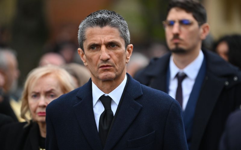 Răzvan Lucescu, sfâșiat de durere: Cuvintele rostite la înmormântarea lui Mircea Lucescu