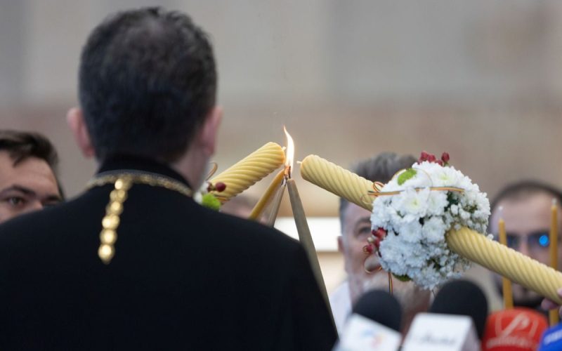 Lumina Sfântă, transportată în România: Detalii despre cele 4 avioane private