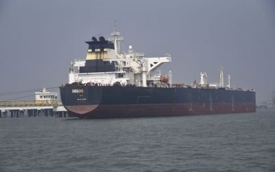 Petrolul blochează Marea: 20.000 de marinari, prinși în strâmtoarea Ormuz