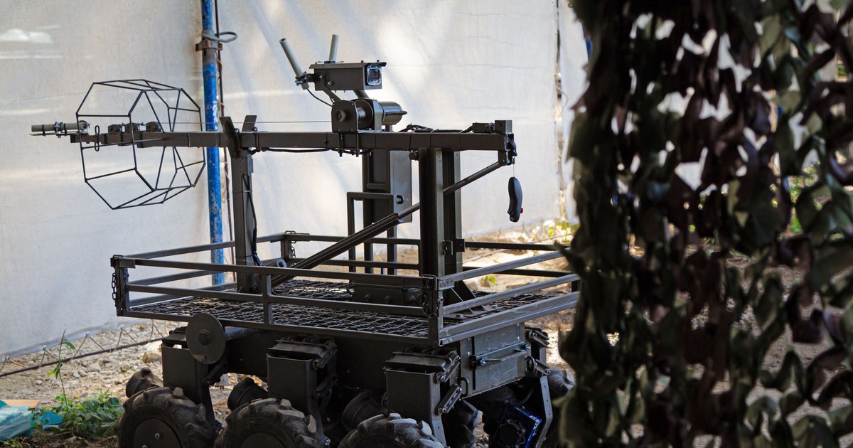 Cum schimbă inteligența artificială regulile războiului și „descoperă” inamicul ascuns. Roboții umanoizi,încă imperfecți, dar promițători