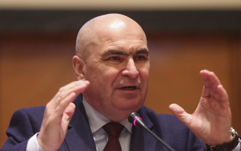 Consilier BNR, apărare vehementă pentru Bolojan: „Ilie sărăcie” e o nedreptate