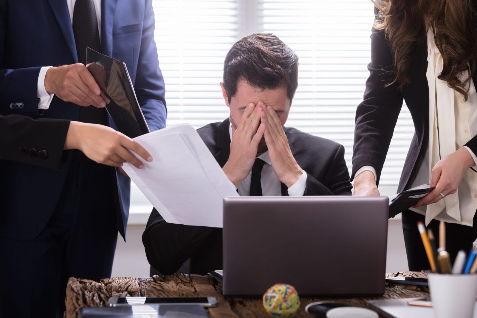 Managerii, tot mai epuizați: Cum recâștigă companiile productivitatea