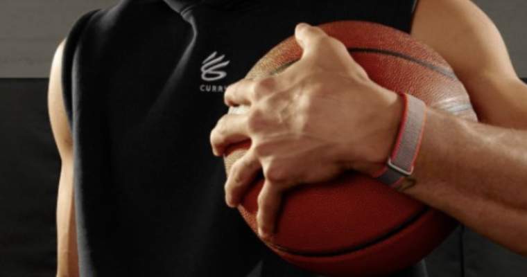 Google intră în cursa fitness: Brățara care va zdrobi Whoop, imagini în premieră