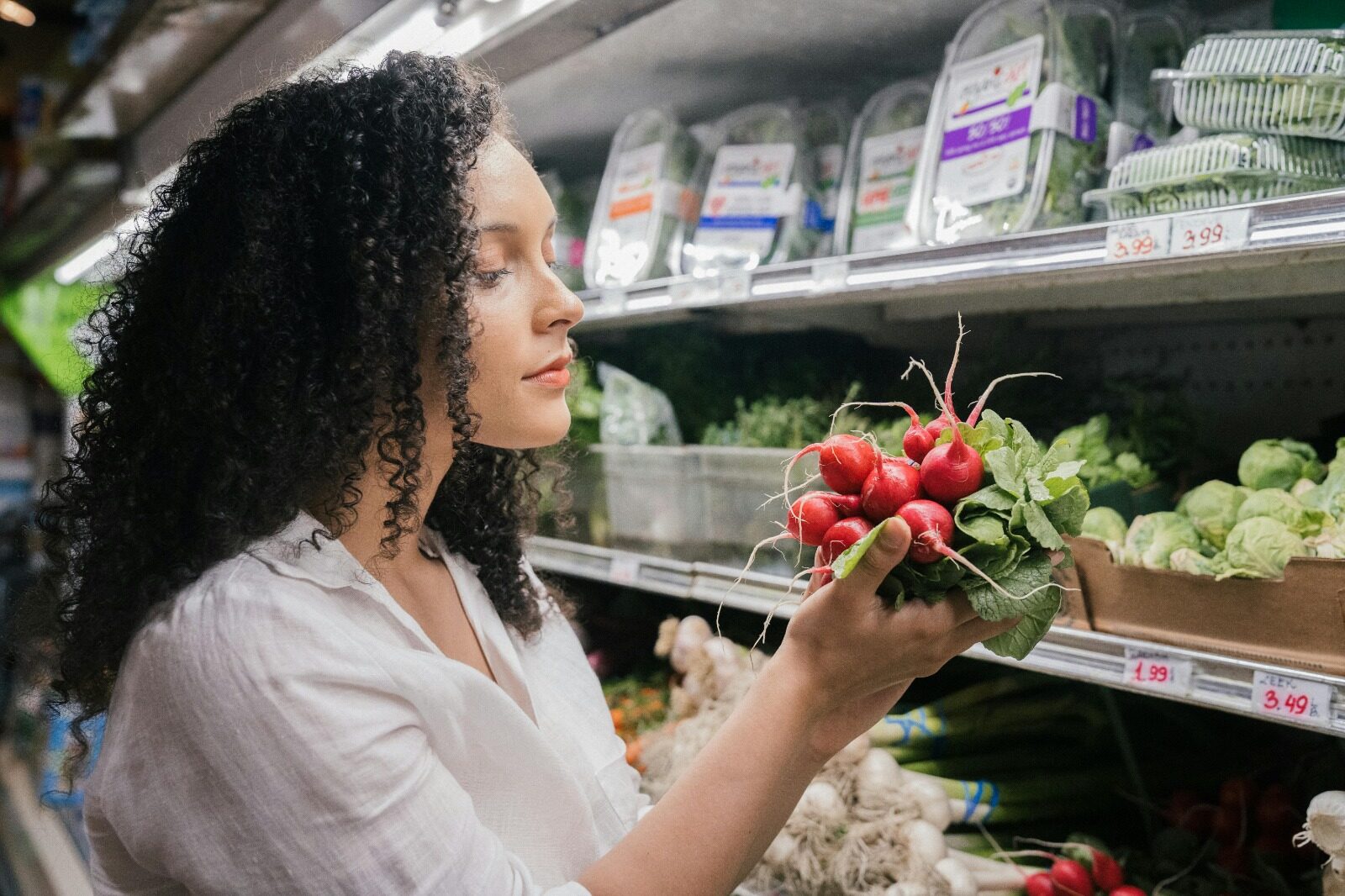Românii, tot mai interesați să economisească la alimente