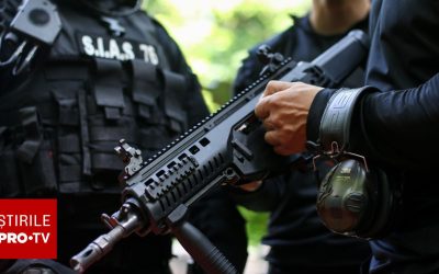 Revoltă în Mizil: Oamenii au atacat poliția, au blocat strada și dat muzica tare