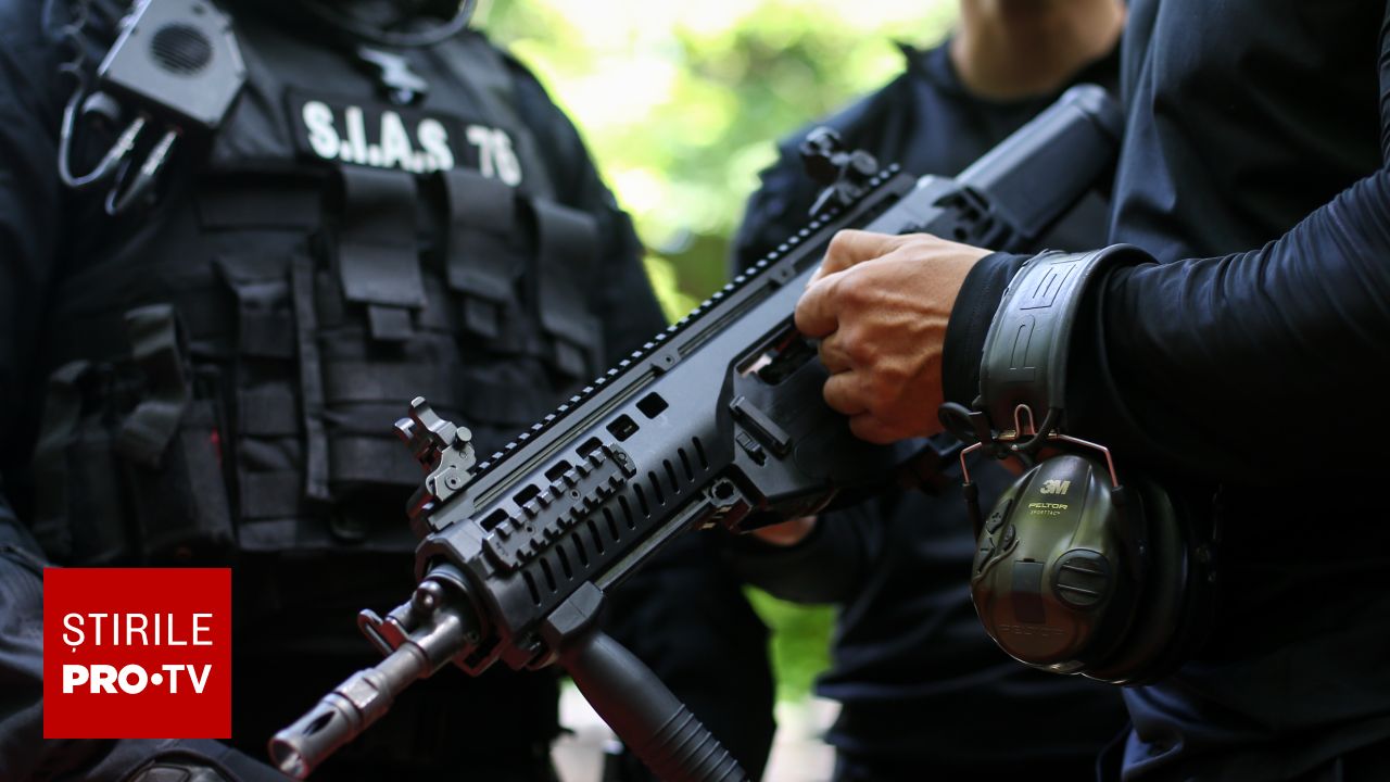 Revoltă în Mizil: Oamenii au atacat poliția, au blocat strada și dat muzica tare