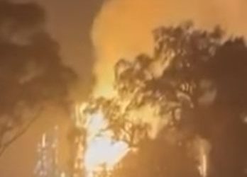 Incendiu violent la o rafinărie din AUSTRALIA: Flăcări uriașe