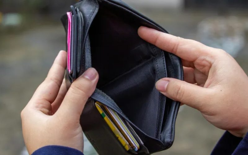 Scumpiri fără precedent în România: Inflația o ia razna la raft! Ce se scumpește cel mai mult?