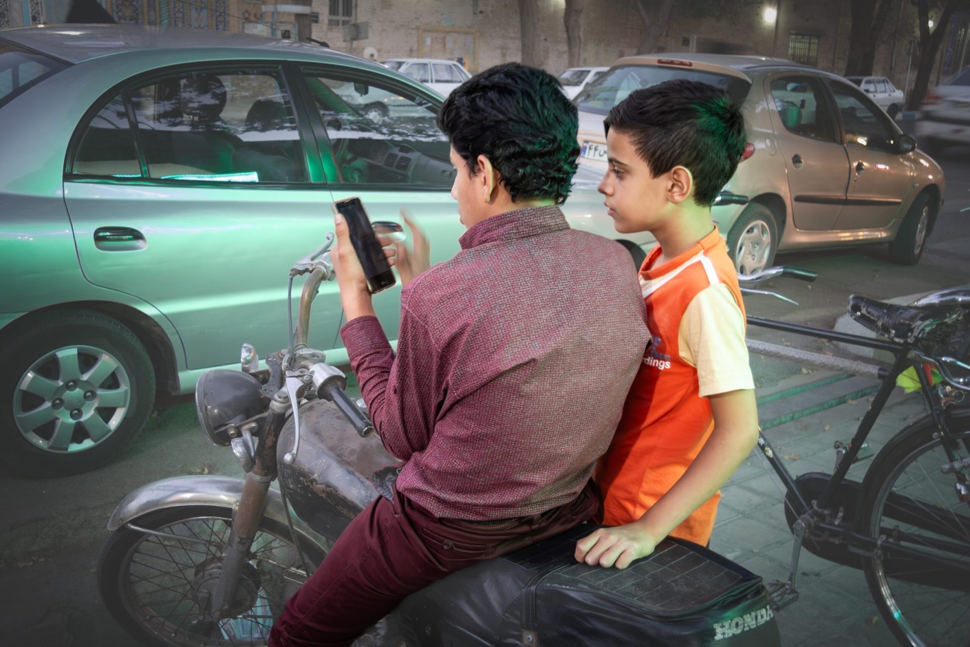 Iranul recrutează copii-soldați, o crimă de război în plină desfășurare