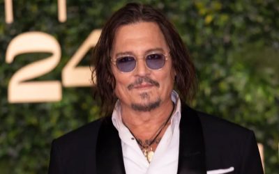 JOHNNY DEPP își lansează rom inspirat de iubirile vieții lui