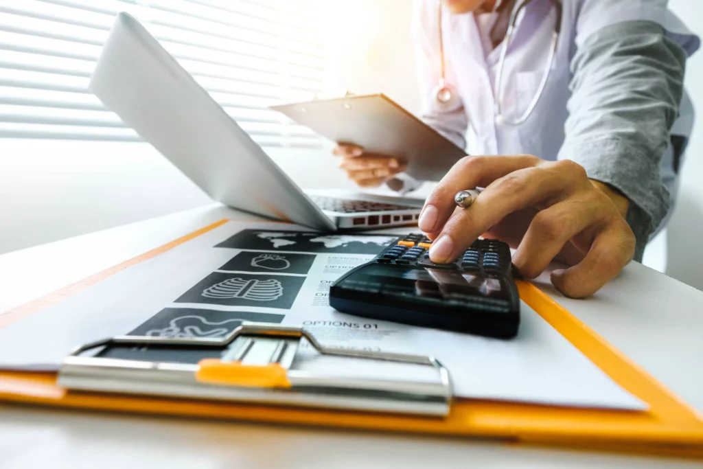 Bugetarii, loviți crunt: Legea salarizării, schimbare majoră. Ce se întâmplă cu veniturile?