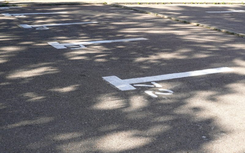 Parcări cu reguli noi: Cine achită 150 de lei în București?