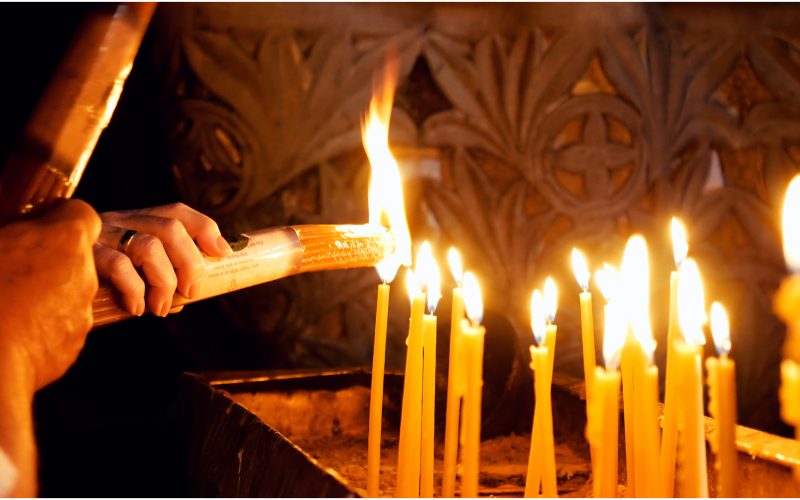 Ce faci cu lumânarea de la Înviere: Tradiții și obiceiuri românești