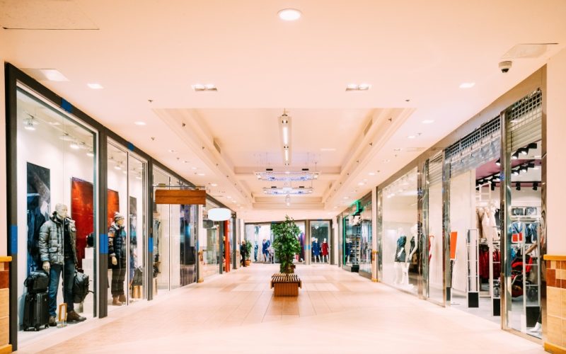 Mall-urile din București, asalt de cumpărători de Paște 2026: Ce-i așteaptă pe clienți