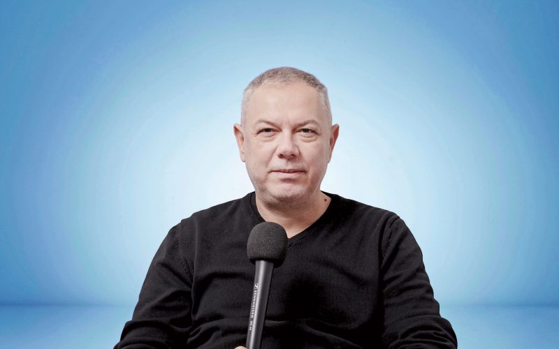 Cum arată aplicația care desființează recepția în spațiile de coworking?