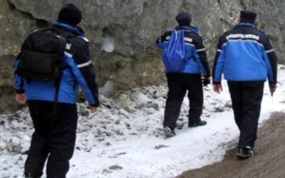 GPS-ul i-a dus în noroi, în ziua de Paște: Intervenție dramatică la Muntele de Sare