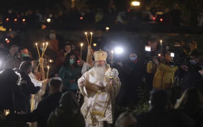 ÎPS Teodosie, cu Sfânta Lumină de pe mare: „Alungăm frica”