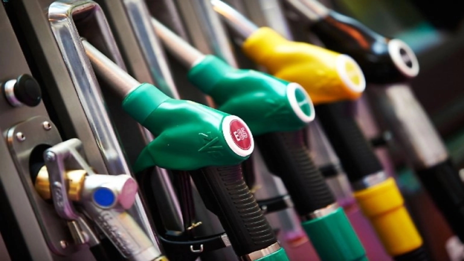 Carburanți: Haos în Europa în aprilie 2026, România în topul prețurilor