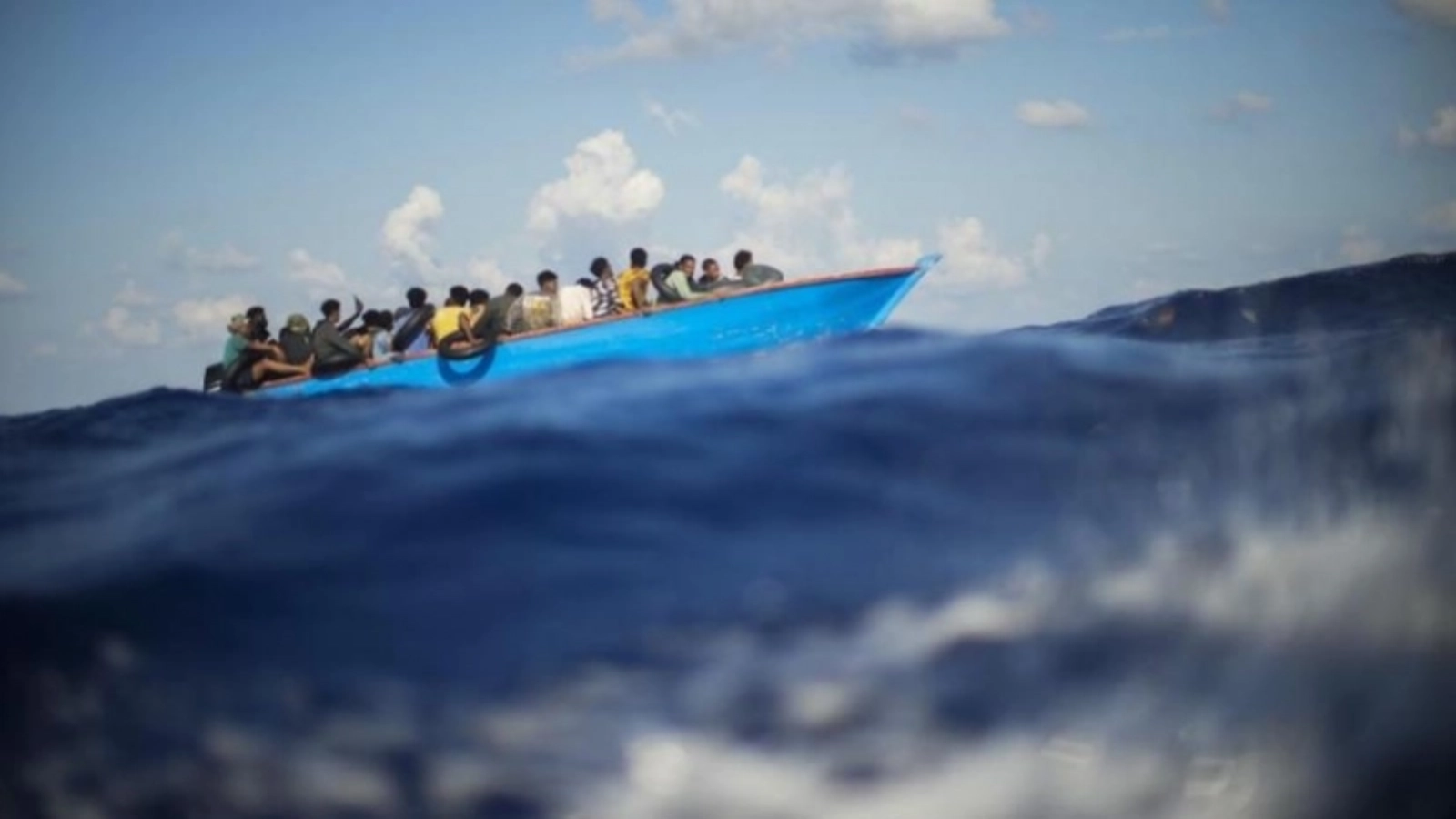 Naufragiu dramatic în Marea Andaman: Peste 250 de oameni, dați dispăruți