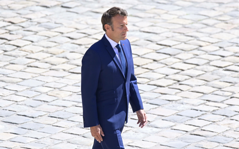 Emmanuel Macron a ajuns joi la Roma, urmând să fie primit vineri de către Papa Francisc, marcând astfel o întâlnire istorică între cei doi lideri