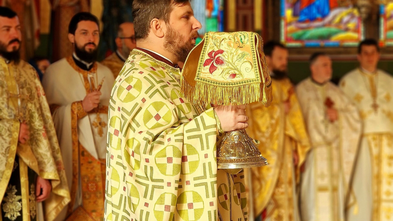 Arhimandritul Serafim Baciu: Capul Sfântului Gheorghe, model pentru România