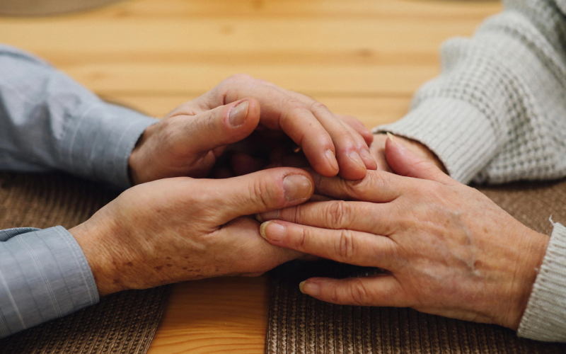 Când ești oficial „bătrân”? Un studiu pe 14.000 de oameni dezvăluie vârsta