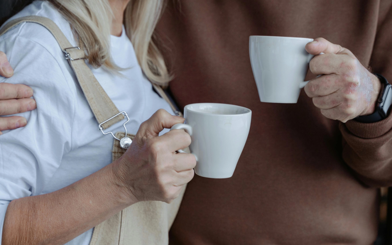 Băutura-fenomen pe net: De ce medicii avertizează împotriva consumului zilnic