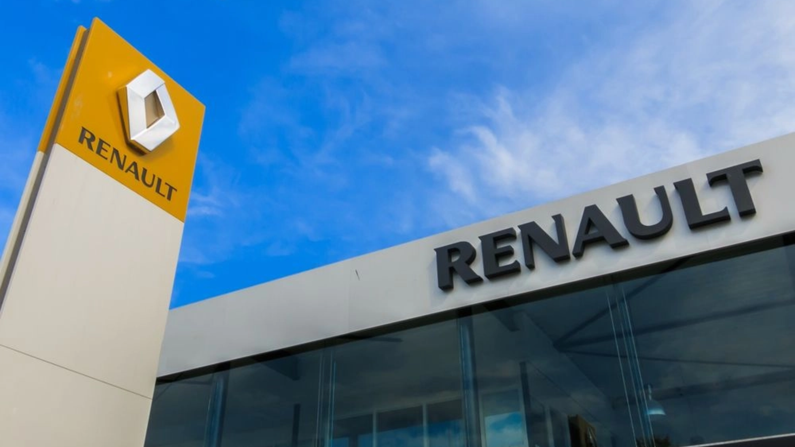 Renault dă afară mii de angajați: Criza lovește puternic producătorul auto