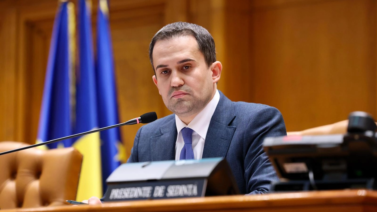 Ministrul Transporturilor semnează pentru electrice: Serviciile secrete, la volan!