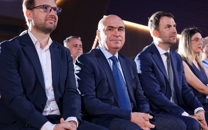 USR respinge guvernul „dublu joc” și-i pune condiții lui Nicușor Dan