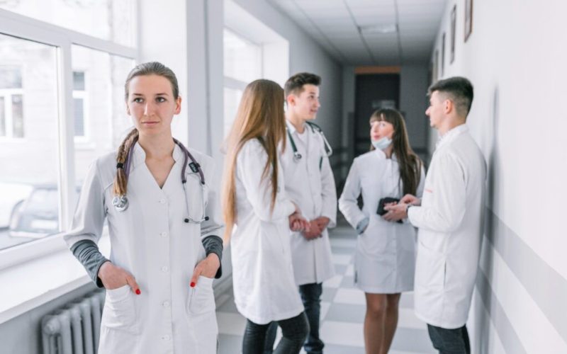 Schimbări majore pentru rezidenți: Anunțul ministrului Sănătății