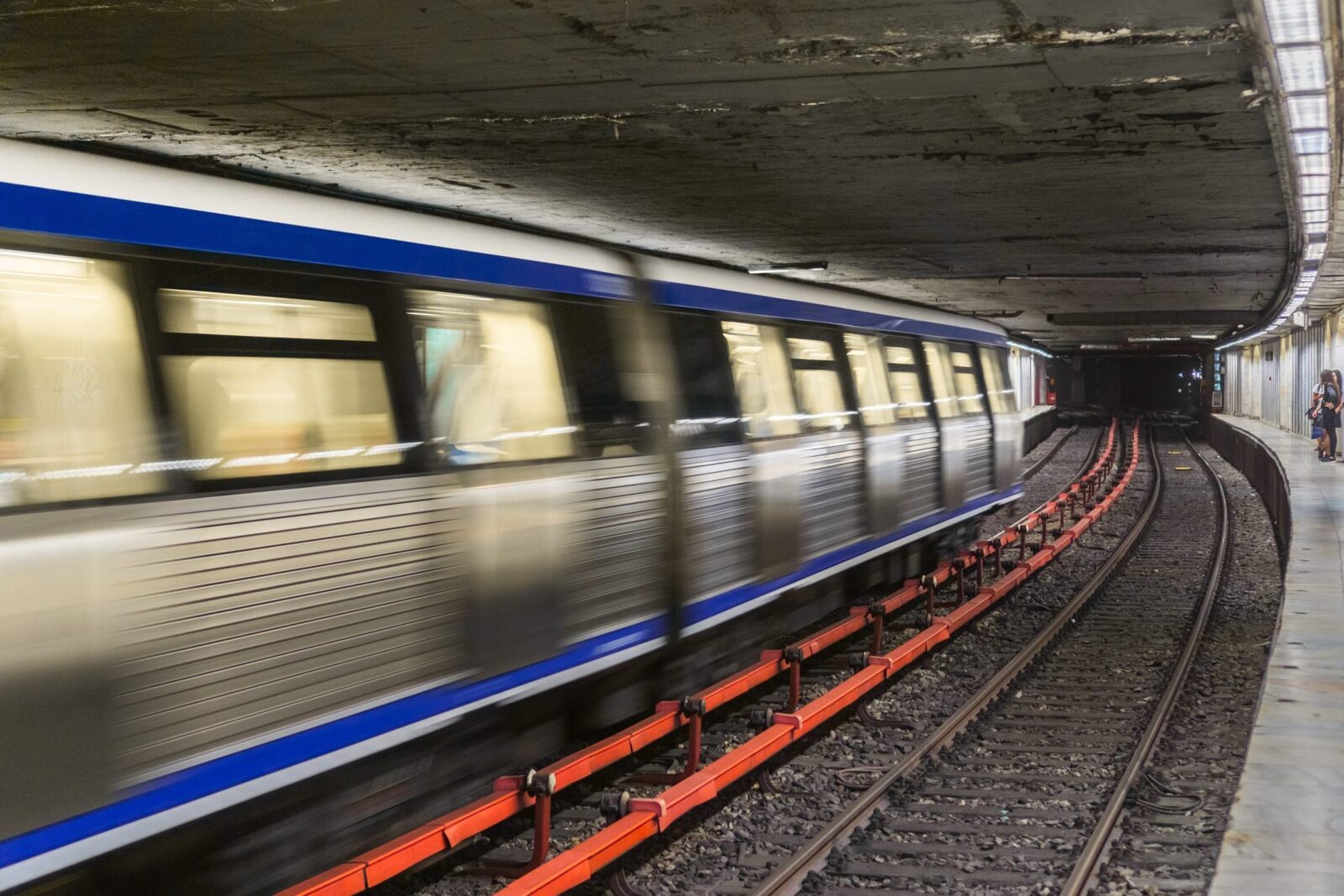 Bucureștenii, revoltați de scumpirea transportului: „Luăm bani din altă parte!”