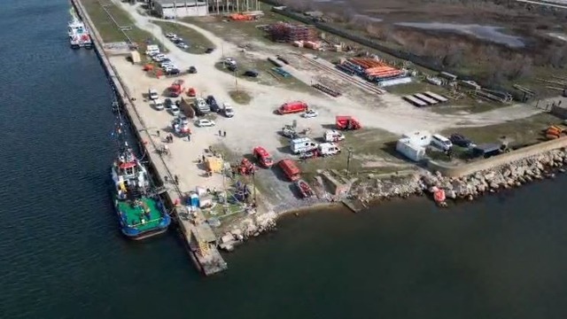 Midia Marine: Contractor ales pentru recuperarea remorcherului. Se caută marinarii dispăruți