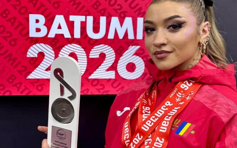 Mihaela Cambei, triplă medaliată la Campionatele de Haltere din Georgia