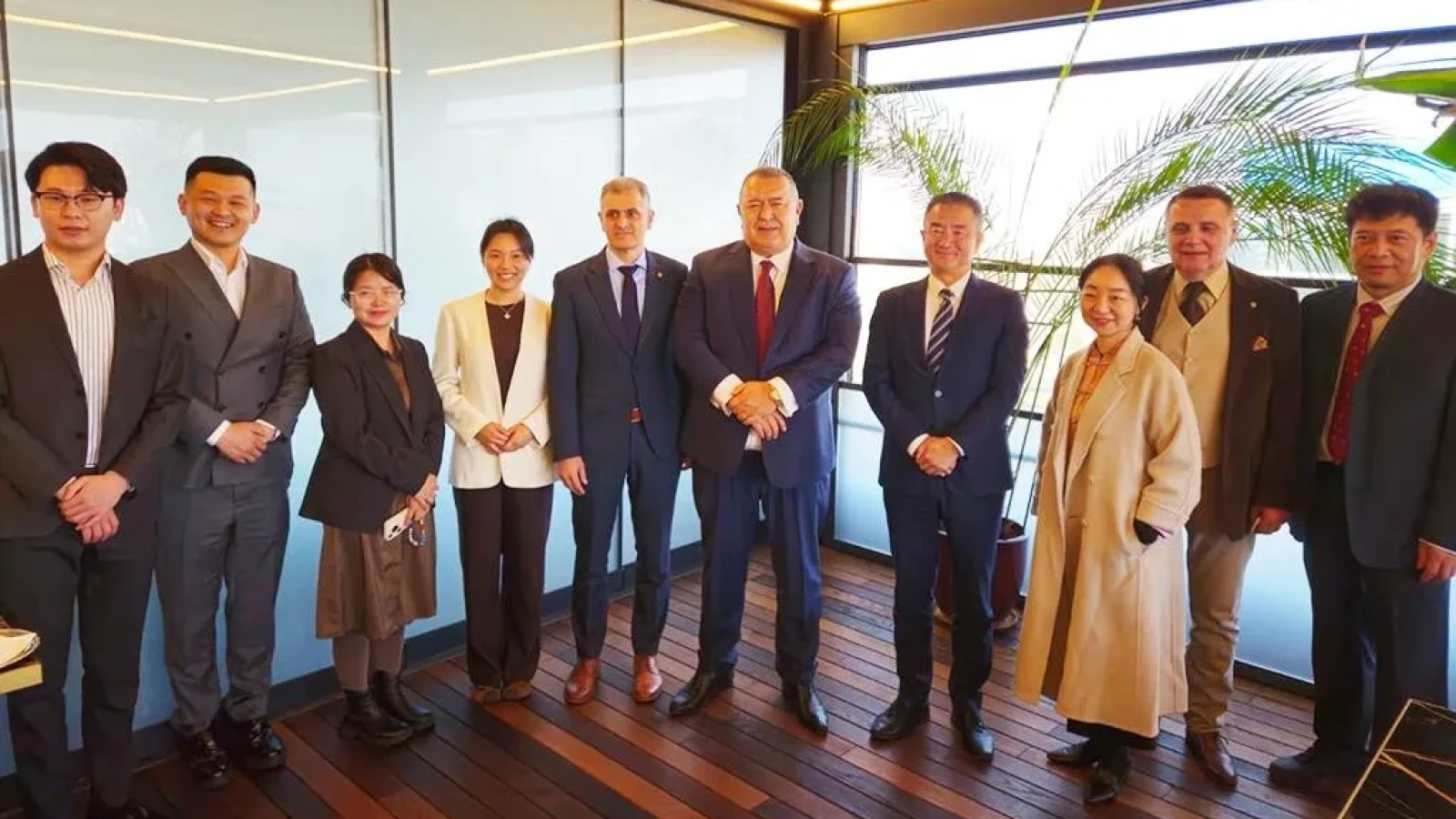 Camera de Comerț și Industrie a României (CCIR) a fost gazda unei întâlniri de amploare, desfășurată pe 7 aprilie a.c., cu o delegație din Republica Populară Chineză