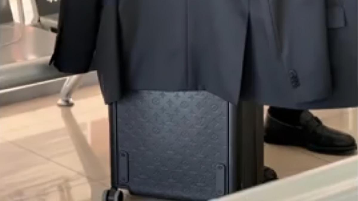 Ministrul Agriculturii, fotografiat cu geantă Vuitton de 5000 euro Florin BARBU: „Nu știu marca, nu cunosc prețul”