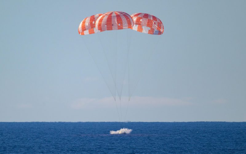 Astronauții Artemis II, Întoarcere SPECTACULOASĂ pe Pământ după misiunea lunară (FOTO/VIDEO)