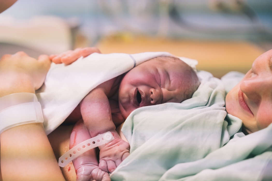 Oarbă după naștere, și-a recăpătat vederea miraculos Un an mai târziu: Povestea tinerei