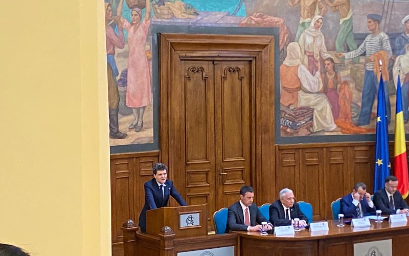 Nicușor Dan: „Trăim un război informațional”. Avertisment la Forumul Educației Financiare