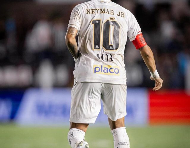 Neymar, nervos pe fanii săi: Gestul de la ureche a stârnit furia