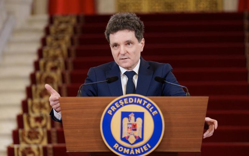 Președintele cheamă partidele la discuții, după retragerea sprijinului pentru premier