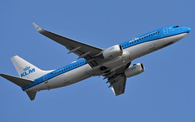 A dat 46.000 de euro pe bilete spre Peru, dar a uitat de vize: Familia nu a urcat în avion