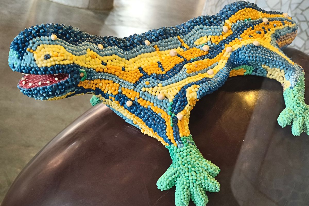 Ouă de ciocolată, deliciul pascal cu motive din arta lui Gaudi