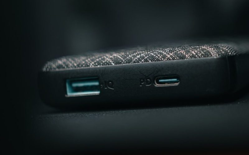 Japonia interzice bateriile portabile pe avioane din 24 aprilie