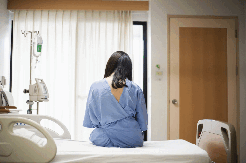 Pacienții cu cancer, în pericol: Acces la radioterapie, blocat de Stat în România