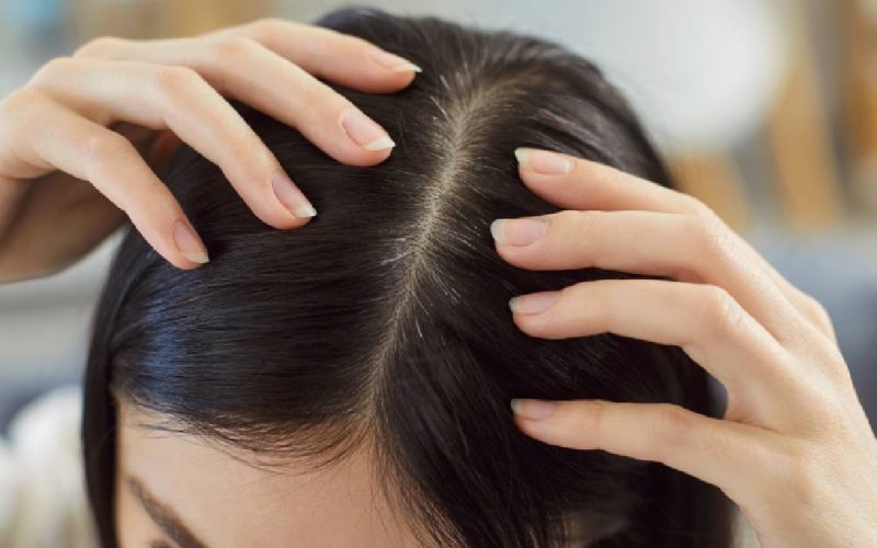 Cauze ascunse ale căderii părului: Le ignori, dar îți afectează podoaba capilară