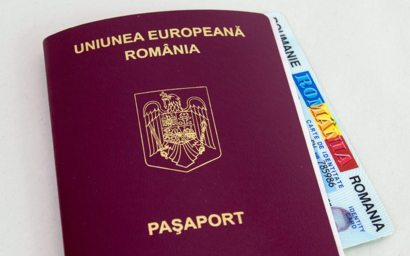 Birocrația înghite bani grei: Cât plătesc românii pentru acte și buletine în 2026